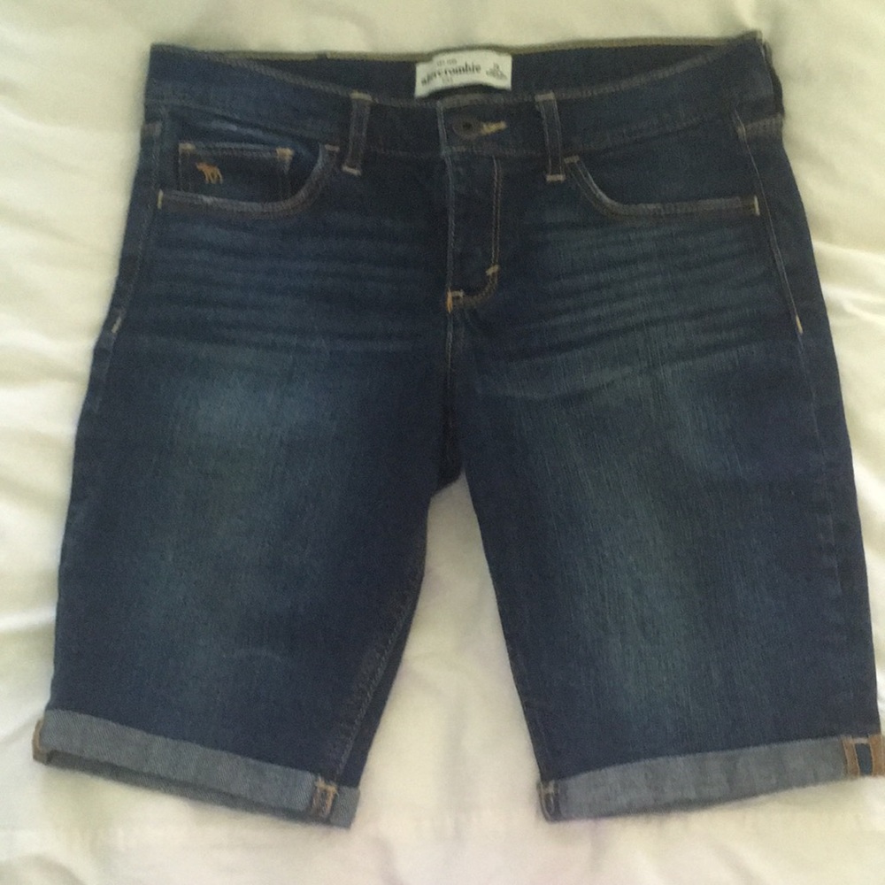 Abercrombie kids dark wash Stretchy Jean shorts